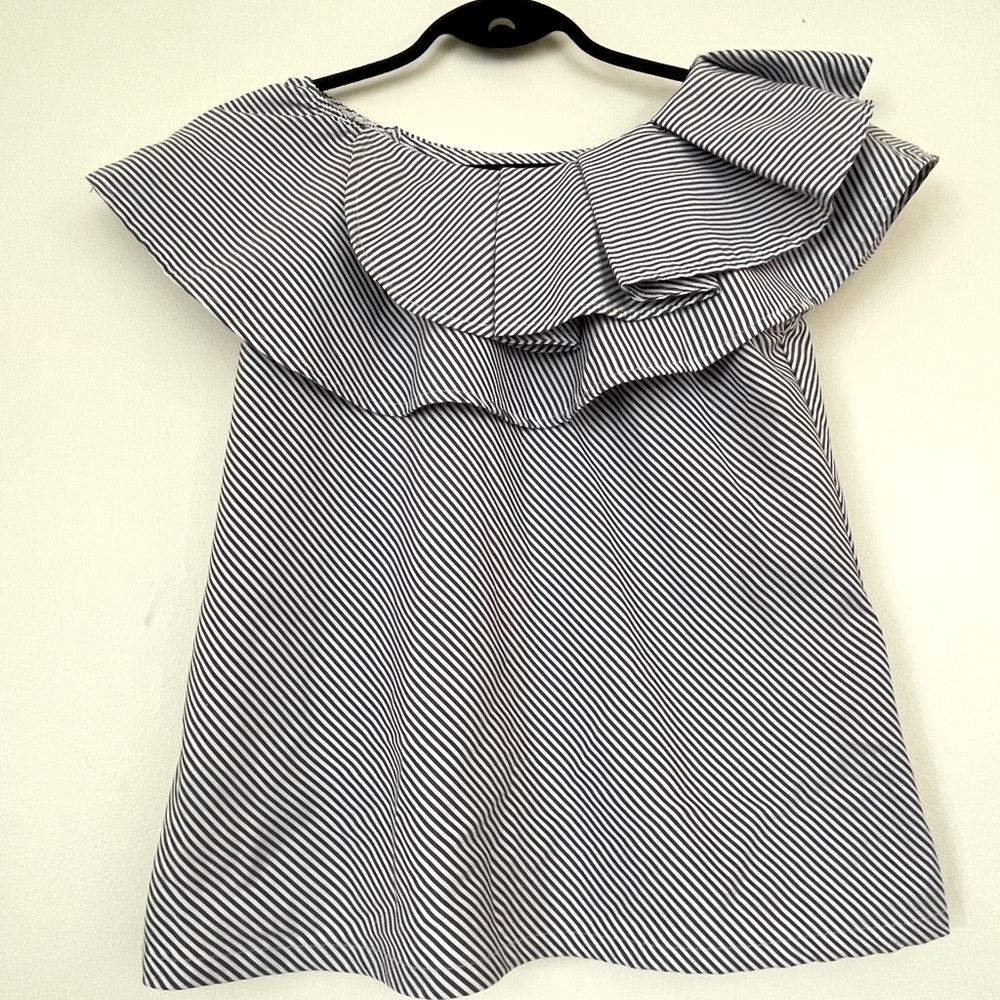 Ladies sleeveless cotton blouse